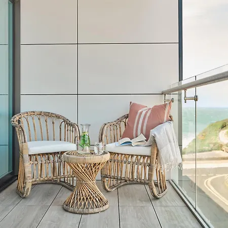 Cliff Edge Apartment Newquay  Room photo